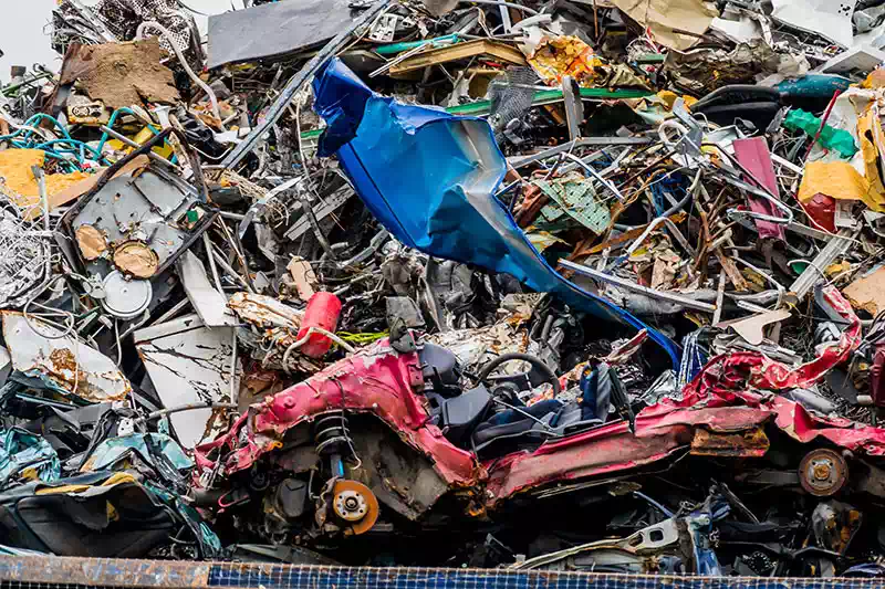 rottami-metallici-e-pezzi-di-automobile-a-cremona-e-parma Rottami metallici e pezzi di automobile a Cremona e Parma.